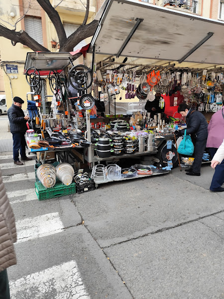 Mercadillo de Avenida del Cid en València: Mercadillo semanal