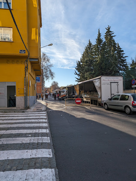 Mercadillo del Barrio San José en Segovia: Mercadillo semanal